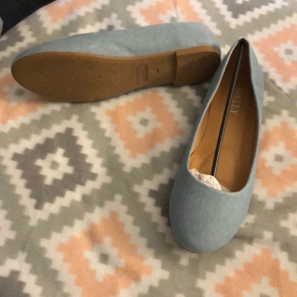 Blue Jean flats - Picture 2 of 4